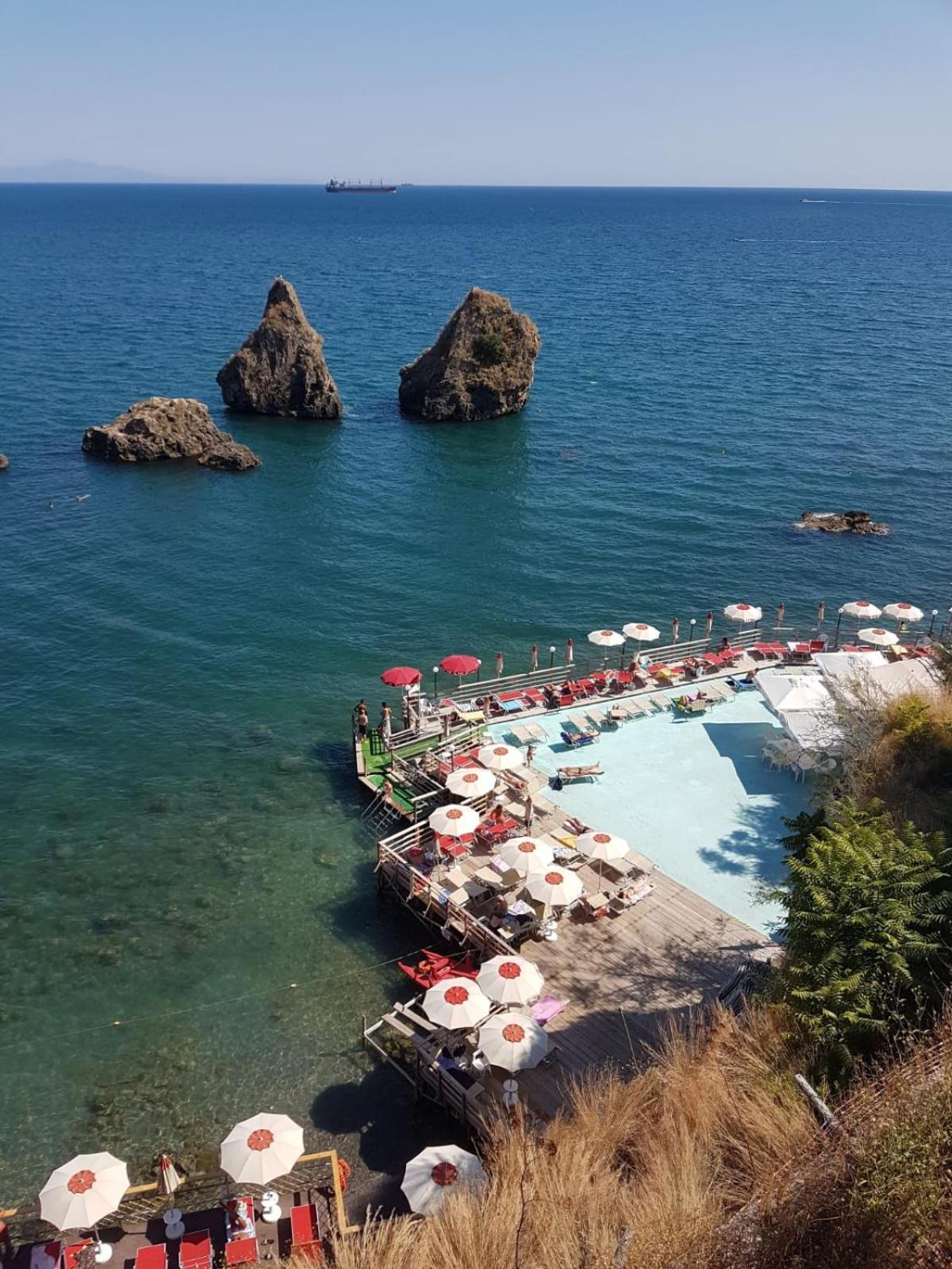 Casa Vacanze Smeralda Amalfi Coast Vietri sul Mare Exterior photo